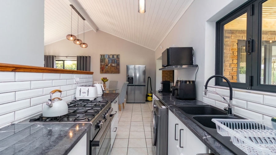 4 Bedroom Property for Sale in Sandbaai Western Cape